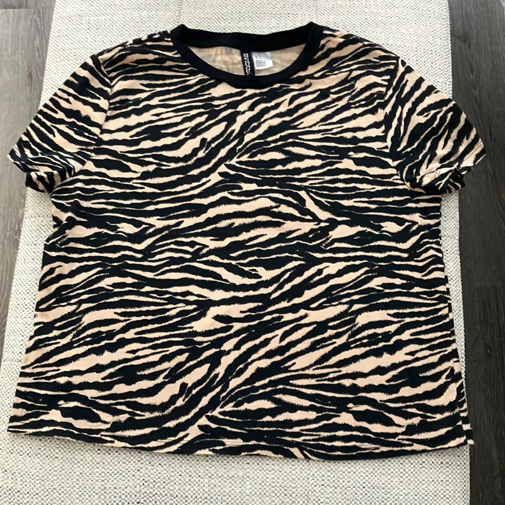 NWOT H&M  100% COTTON WOMEN’S ANIMAL ZEBRA PRINT TOP T-SHIRT SIZE M